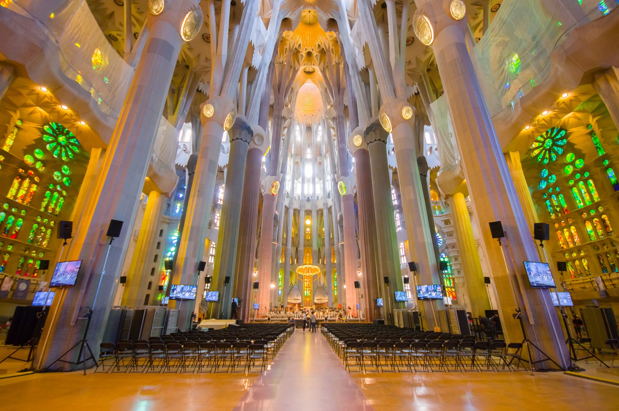 Sagrada Familia tickets and guided tour - Image 2
